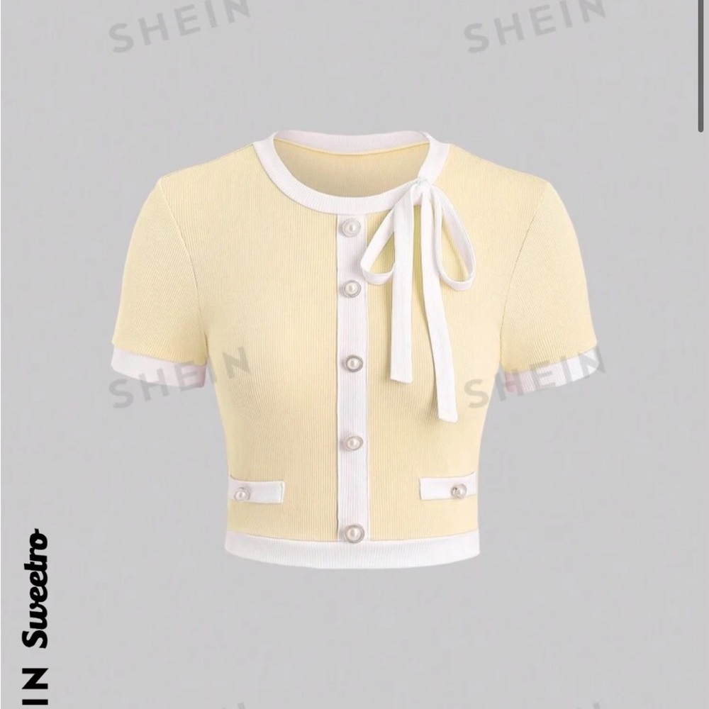 MOD Buttoned Crop with Bow